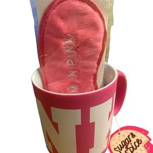 PINK mug, large with eye mask - NlA old collection. Small knick from storage